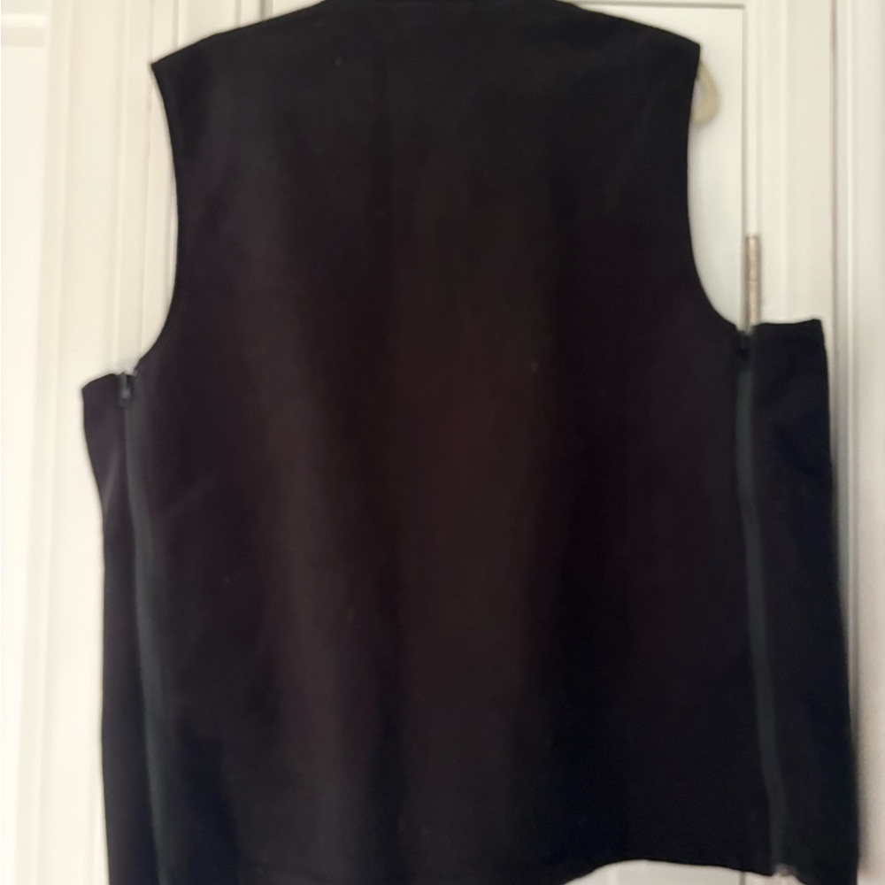 Arris women’s heated vest, customizable size/ fit. Black. Like New. - Picture 3 of 10
